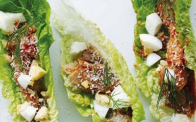 Makrel i tomat på hjertesalat