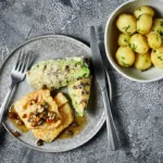 Gyldne torsk med brunet smør, grillet spidskål og parmesan